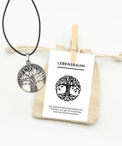Anhänger Lebensbaum natürlich üppig aus Zinn einfach mit Lederband im Jutebeutel