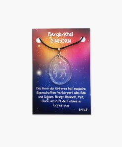Bergkristall Energie Amulett mit Einhorn Gravur auf kleiner Karte